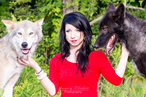 Red &amp; 2wolves 8297